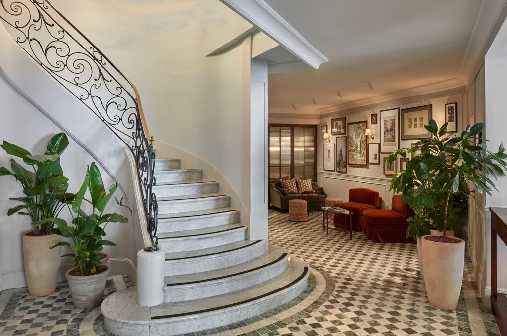 5-Staircase_Le-Grand-Hotel-