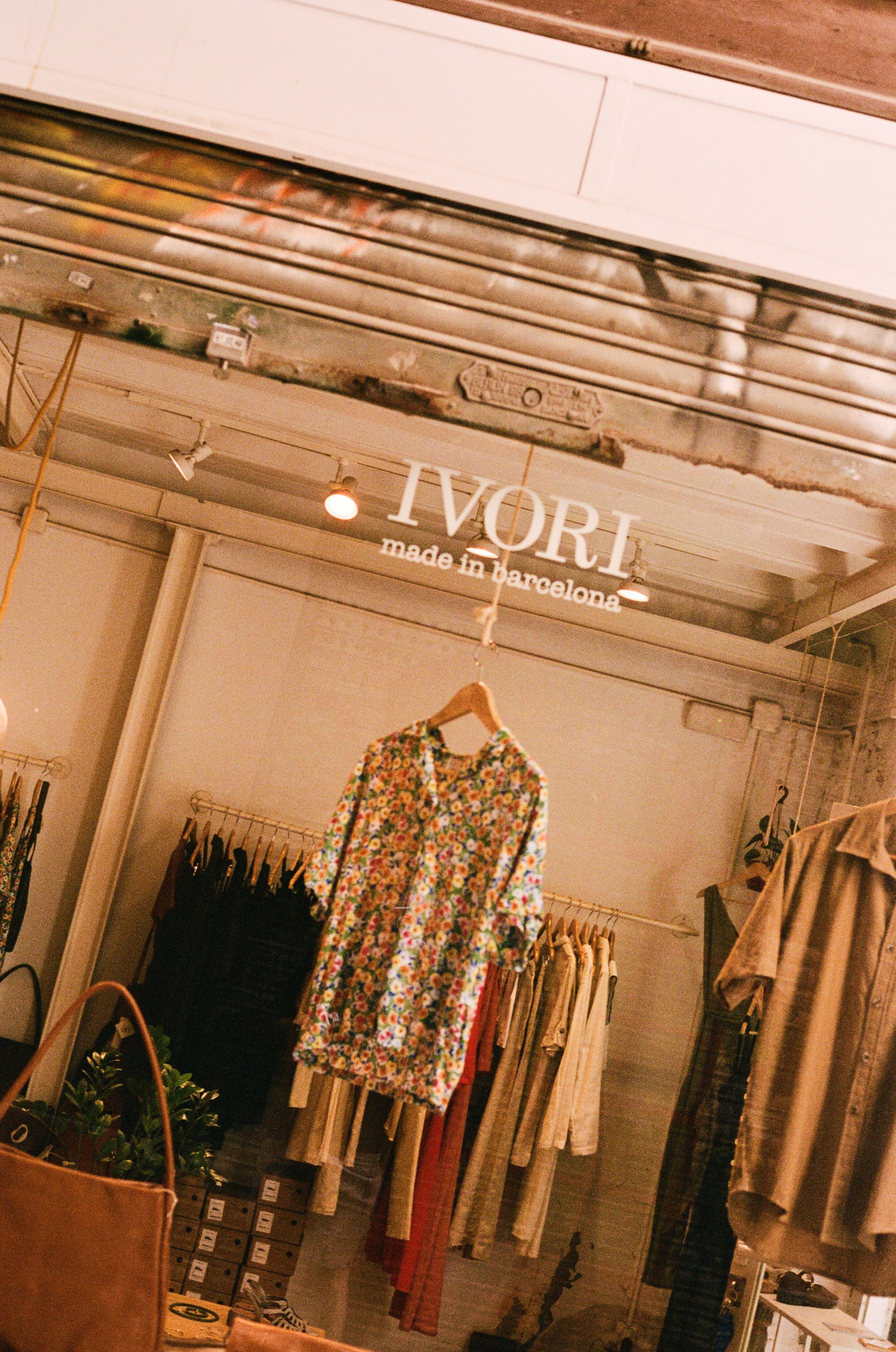 Ivori-shop-window_P1
